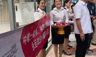 泰国警察全程接机中国游客